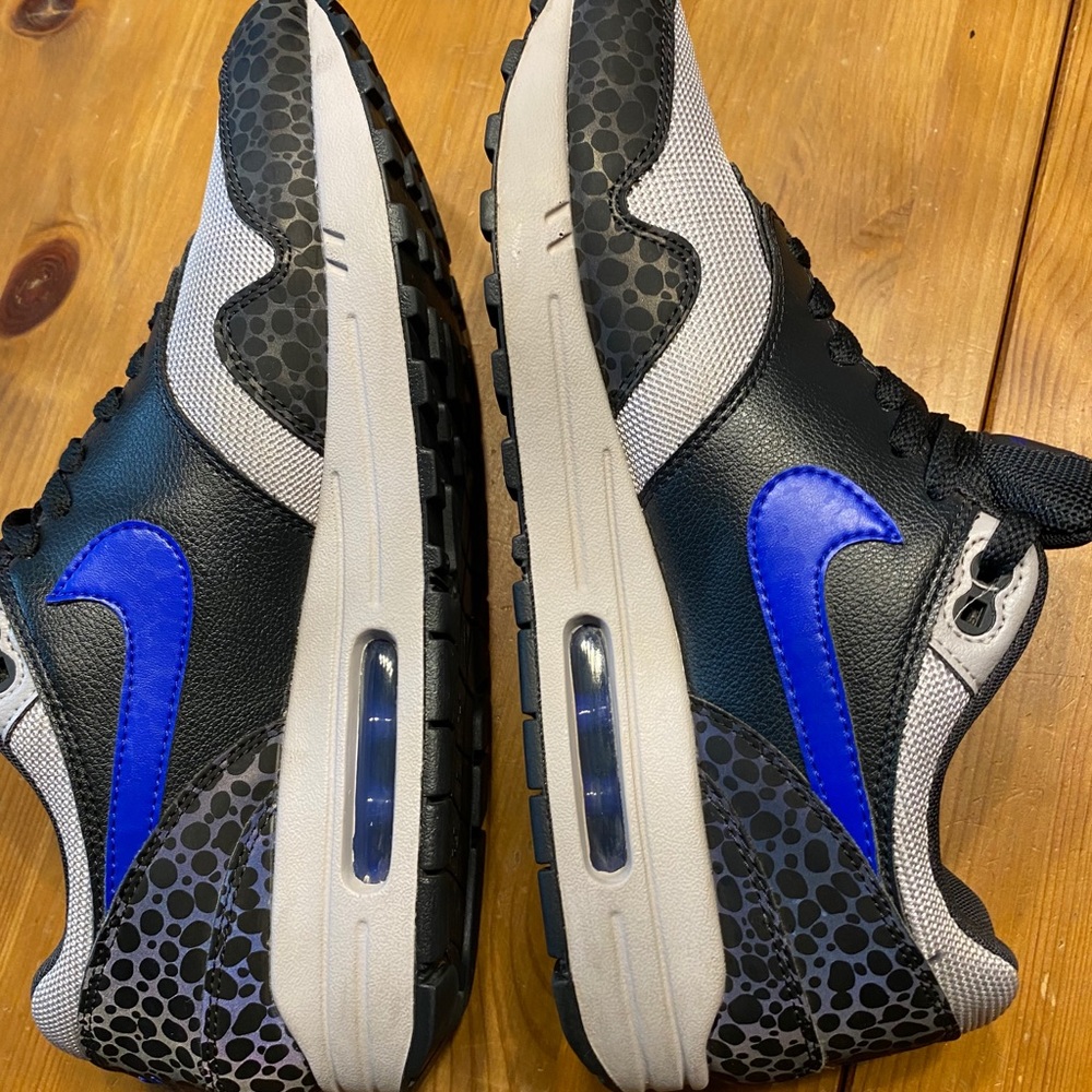 Air Max1’s Safari Reflective black Men’s size 10